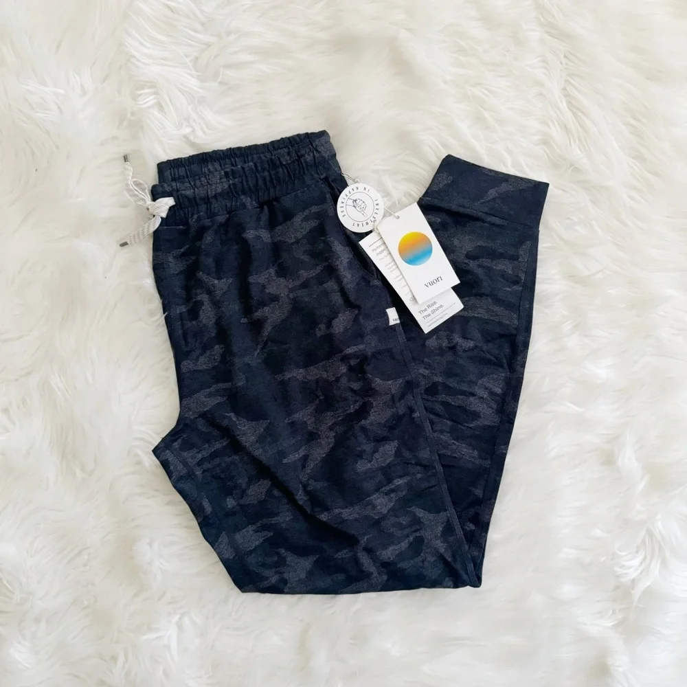 Vuori Performance Jogger - Picture 1 of 4